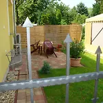 Yellow Apartmanhaz