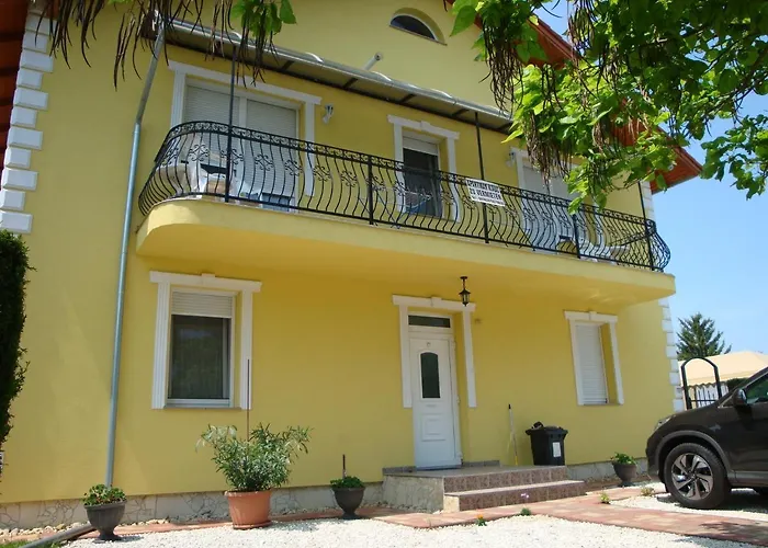 Yellow Apartmanhaz 公寓